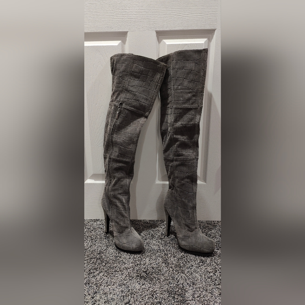 New Report Signature Gray Suede thigh high boots 5" heel size 9